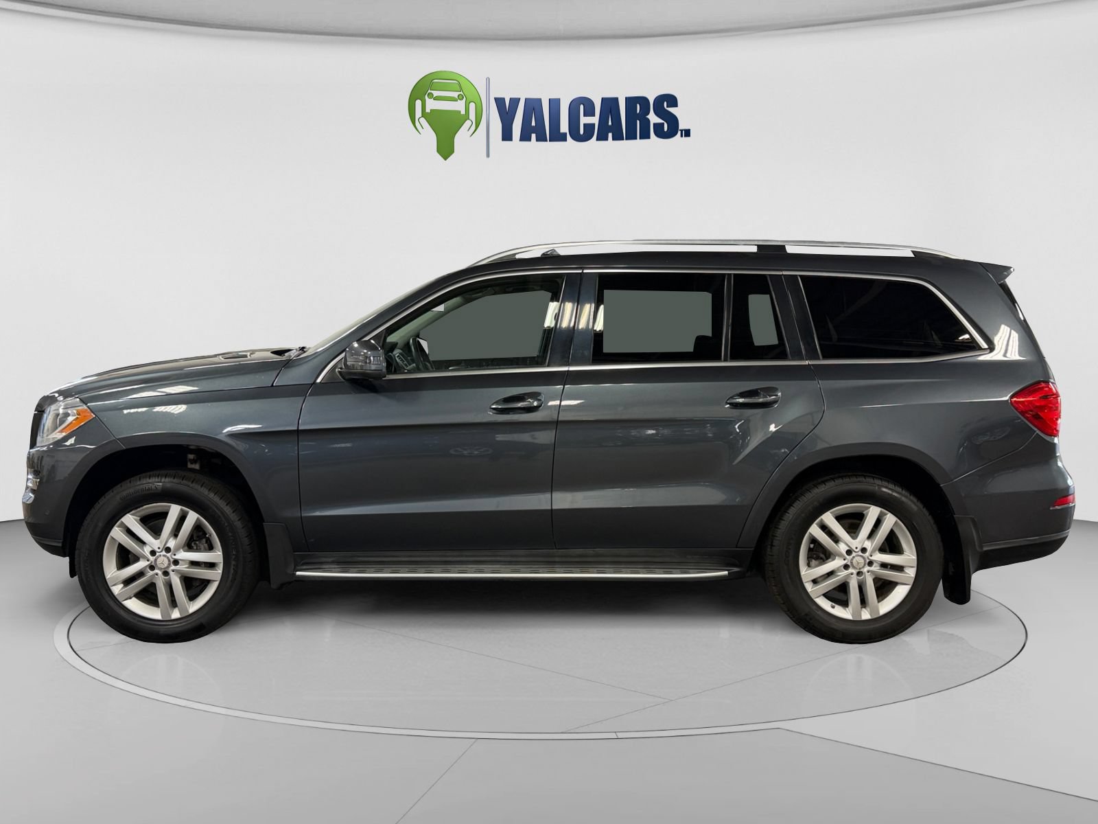 Used 2015 Mercedes-Benz GL 450 4MATIC w/ Parking Assist Package image 2