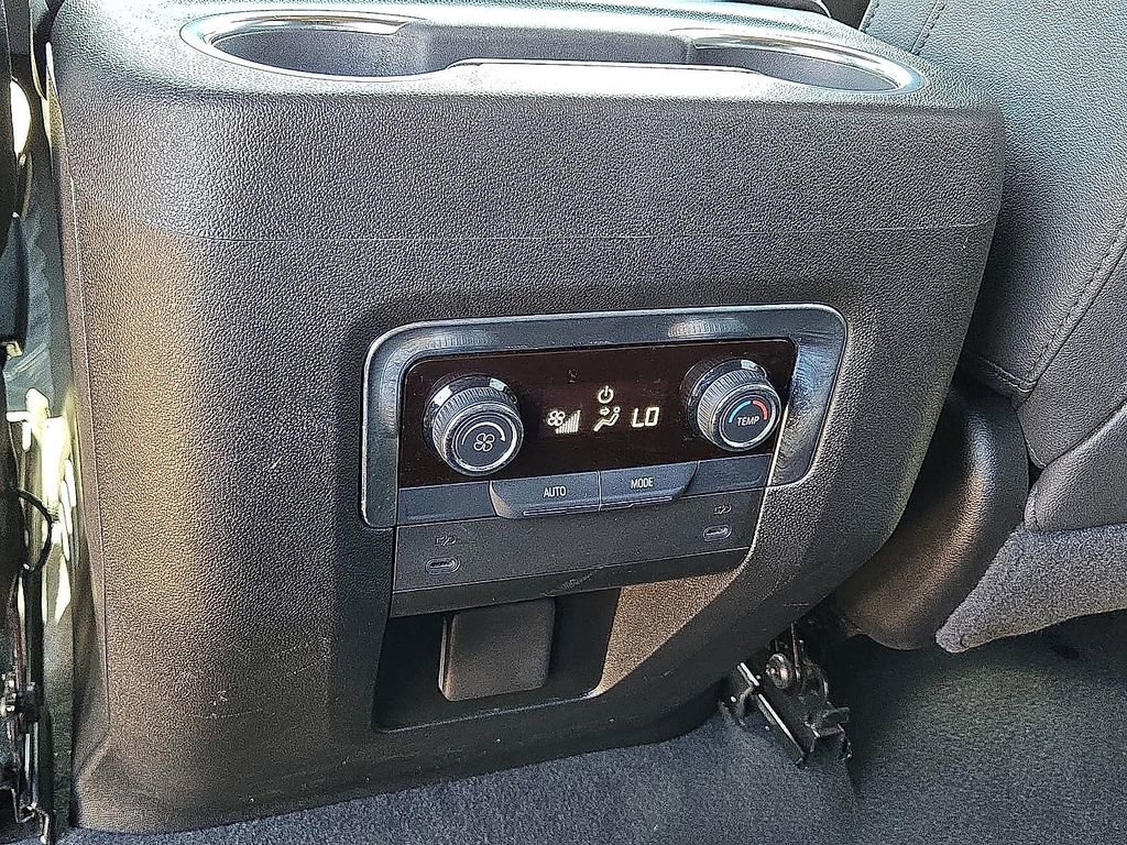 Used 2025 Chevrolet Tahoe LT AWD/4WD image 16