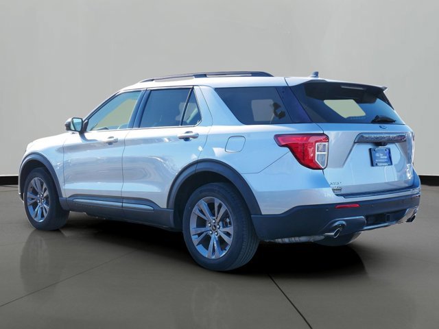 Certified 2022 Ford Explorer XLT w/ Equipment Group 202A image 2