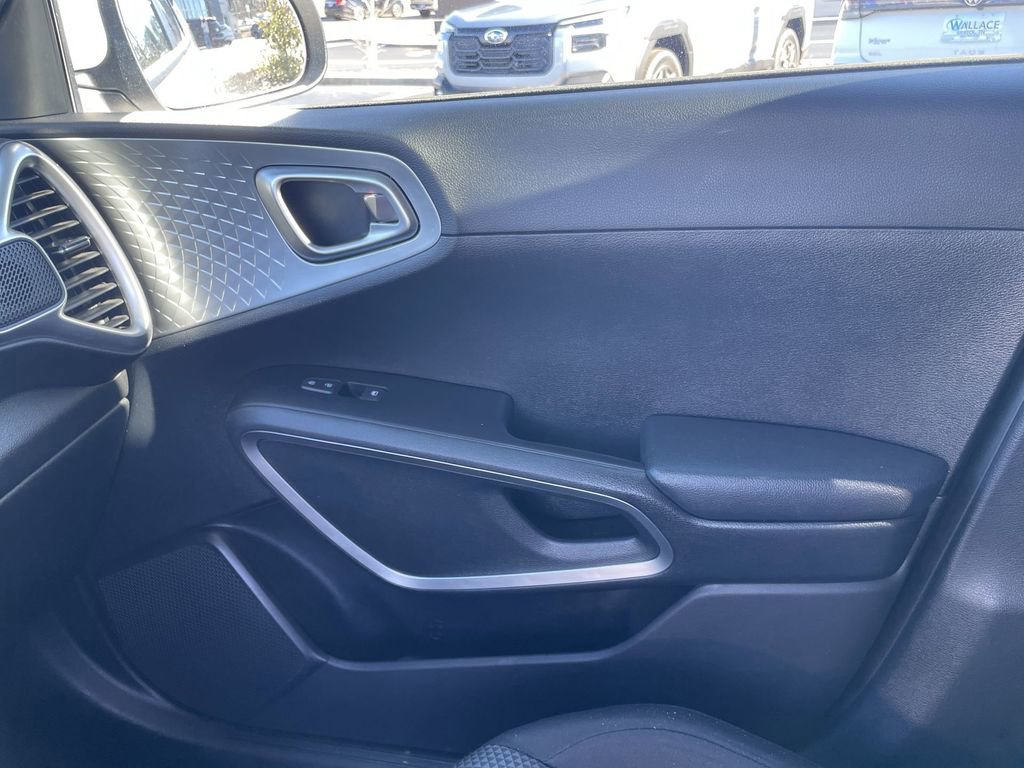Certified 2023 Kia Soul LX w/ Option Group 015 FWD image 19