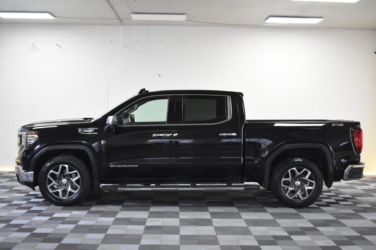 Used 2024 GMC Sierra 1500 SLT image 2
