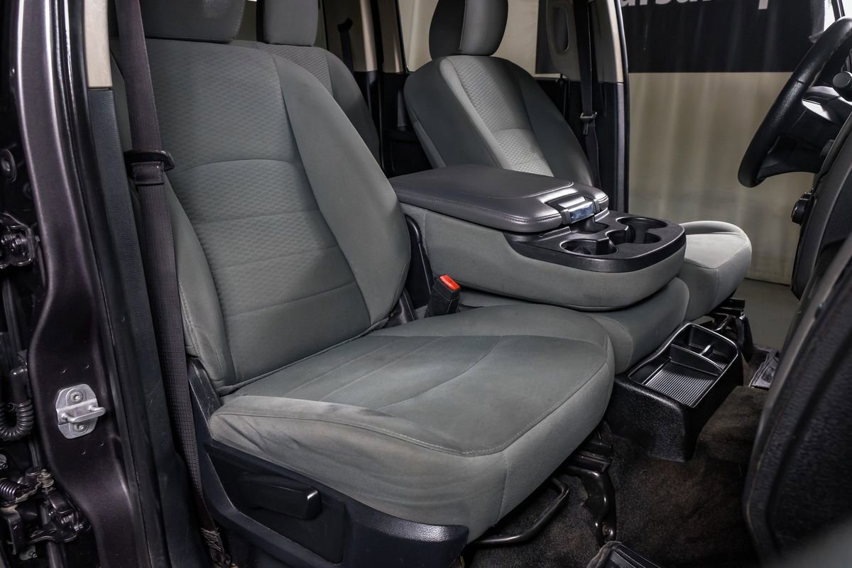 Used 2015 RAM 3500 Tradesman w/ Chrome Appearance Group image 28