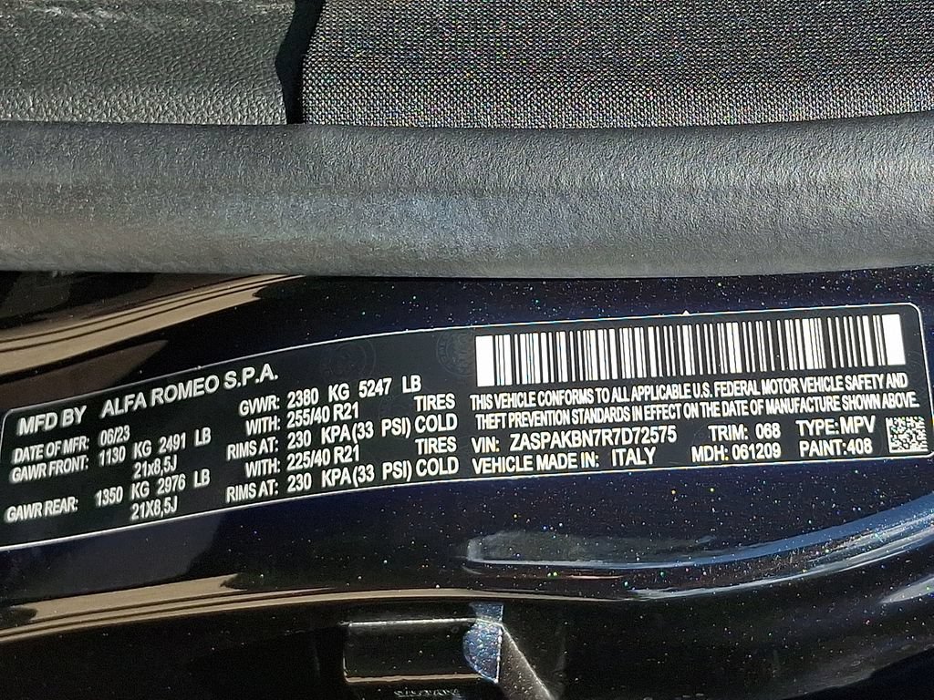 Used 2024 Alfa Romeo Stelvio AWD image 28