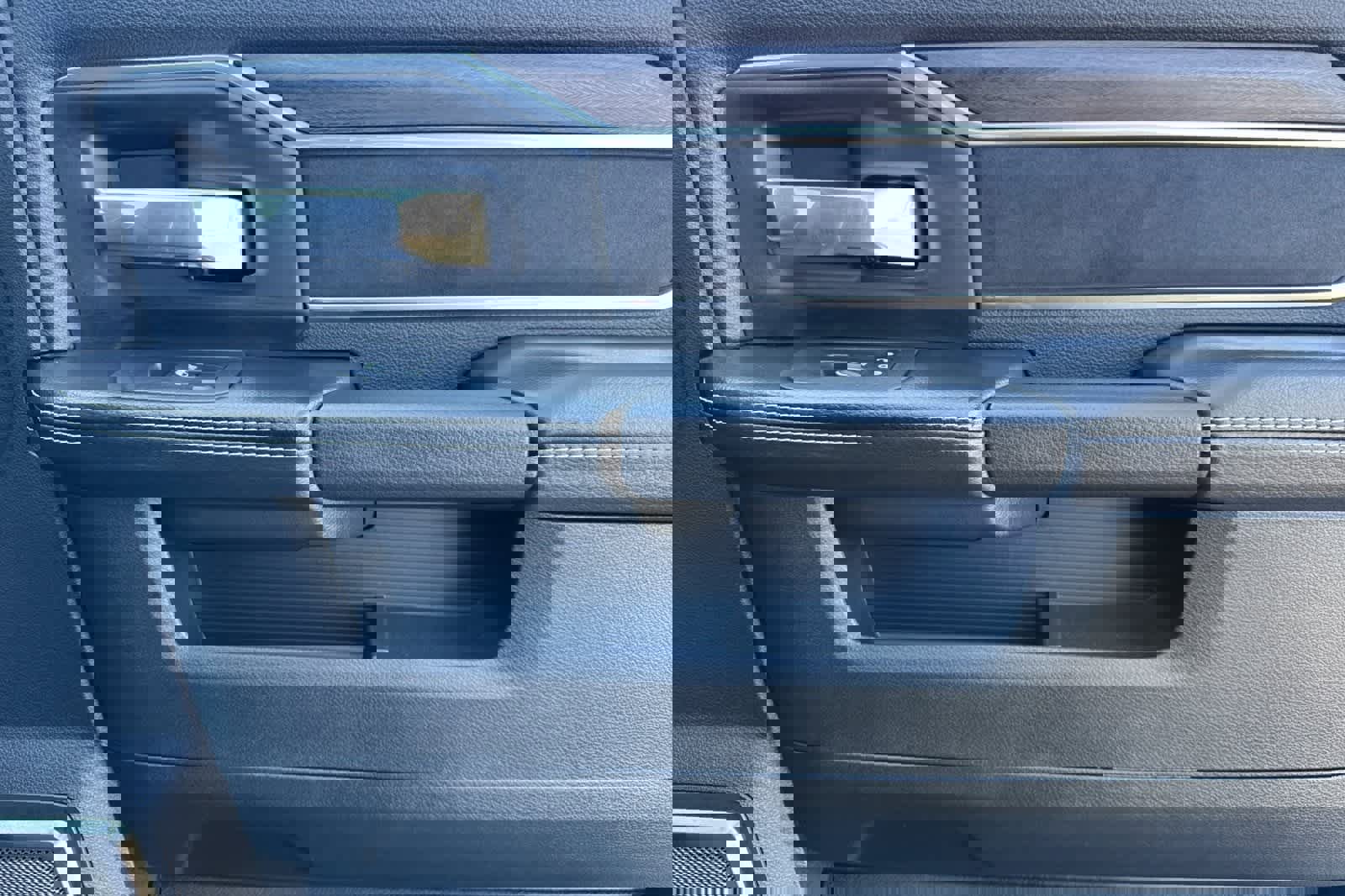 New 2025 RAM 3500 Laramie image 18