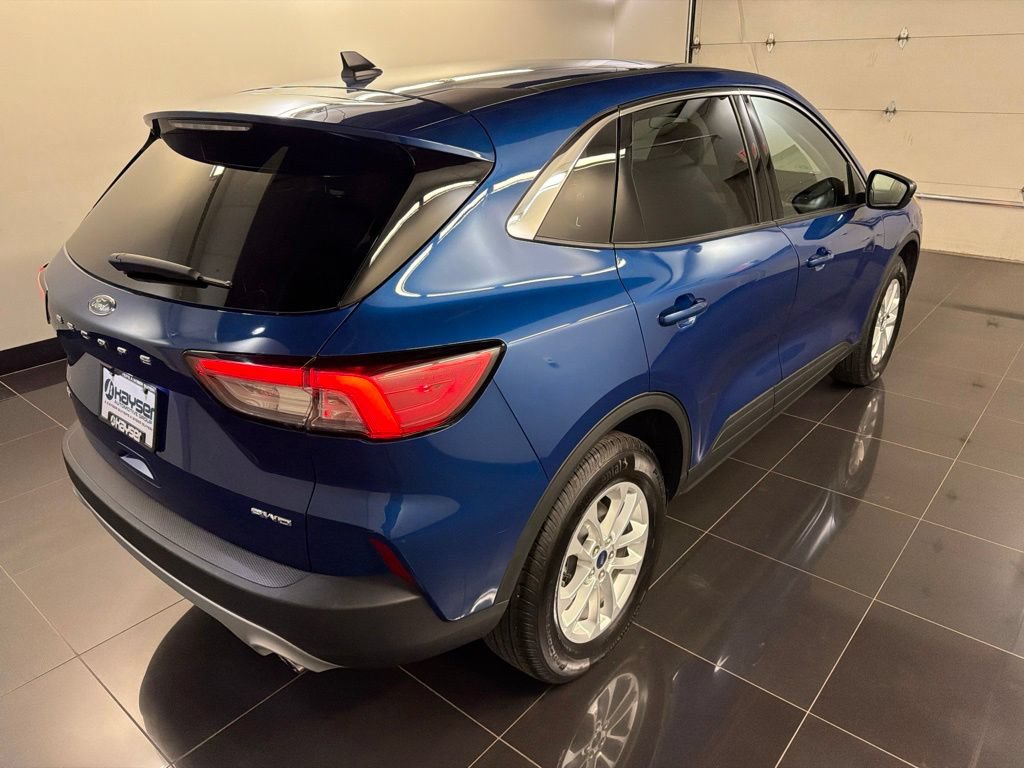Used 2022 Ford Escape SE w/ Cold Weather Package AWD/4WD image 6