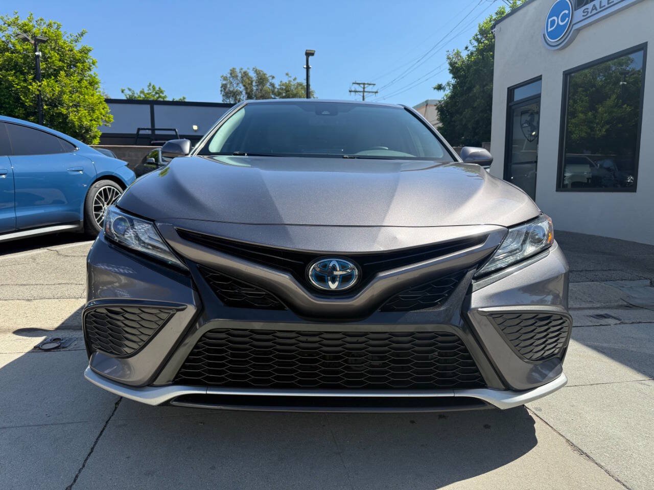 Used 2021 Toyota Camry XSE FWD image 4