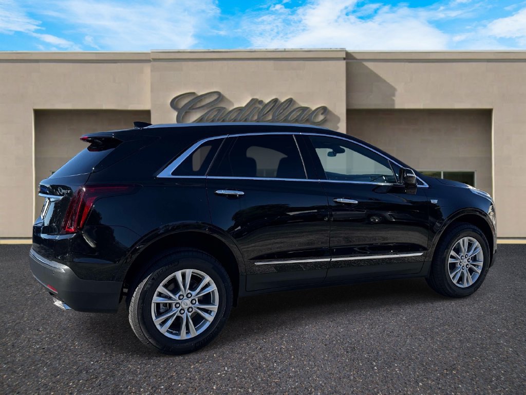 New 2026 Cadillac XT5 Luxury w/ LPO, Premium Carpet Package AWD/4WD image 3