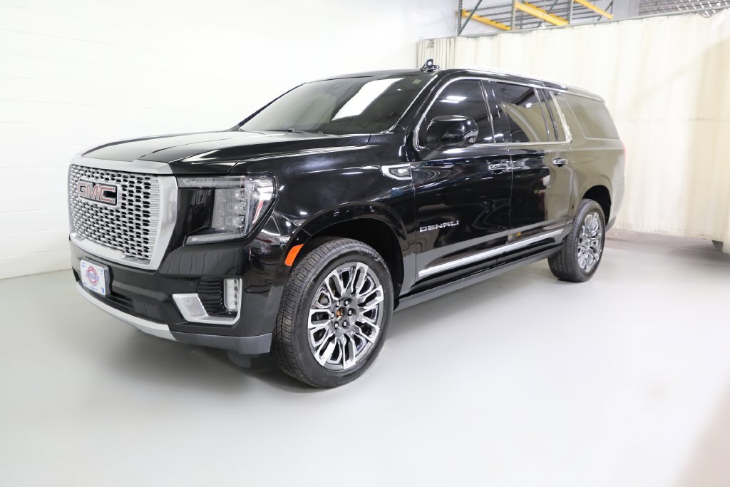 Used 2022 GMC Yukon XL Denali w/ Denali Premium Package AWD/4WD image 19