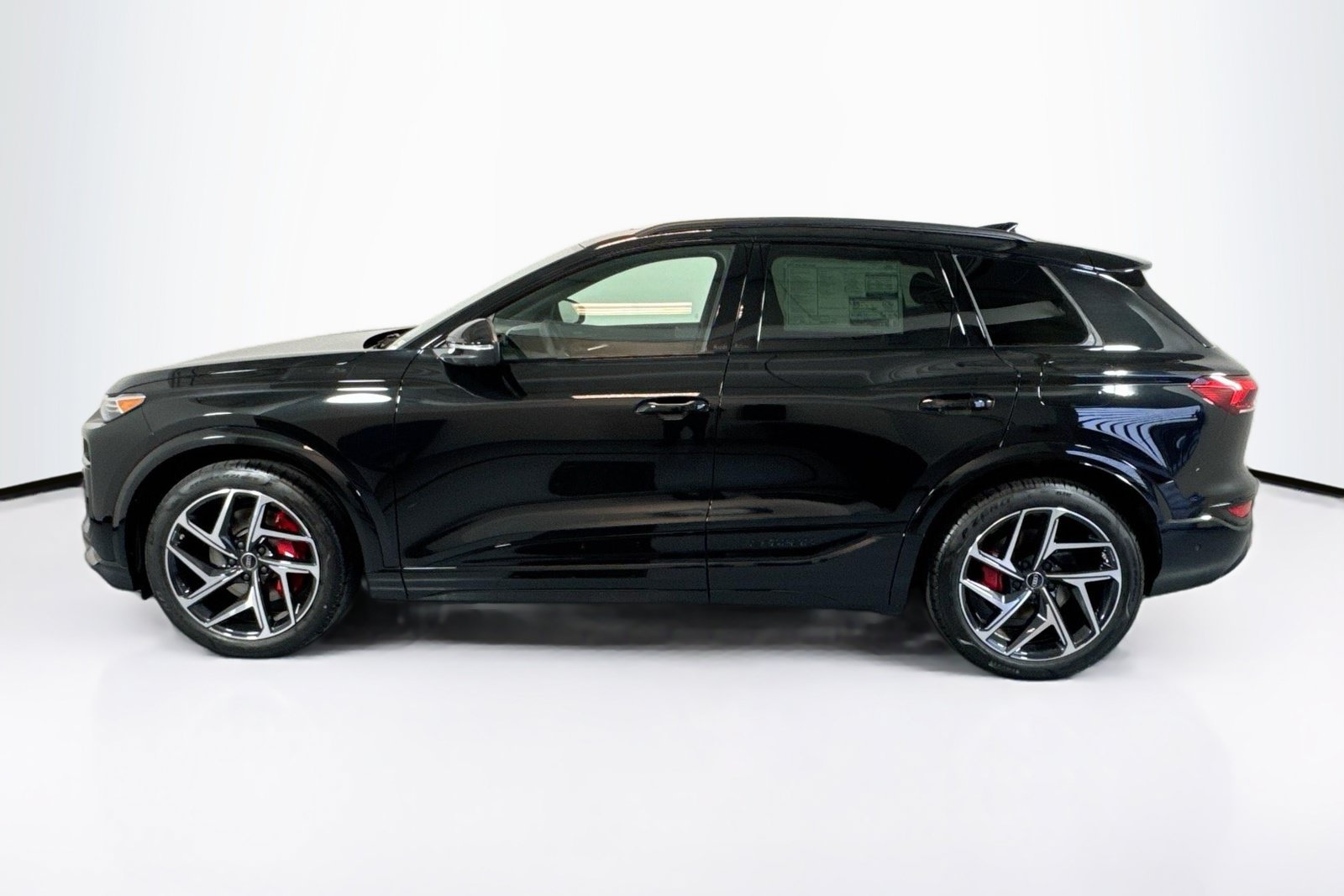 New 2027 Audi SQ6 e-tron Premium Plus AWD/4WD image 8