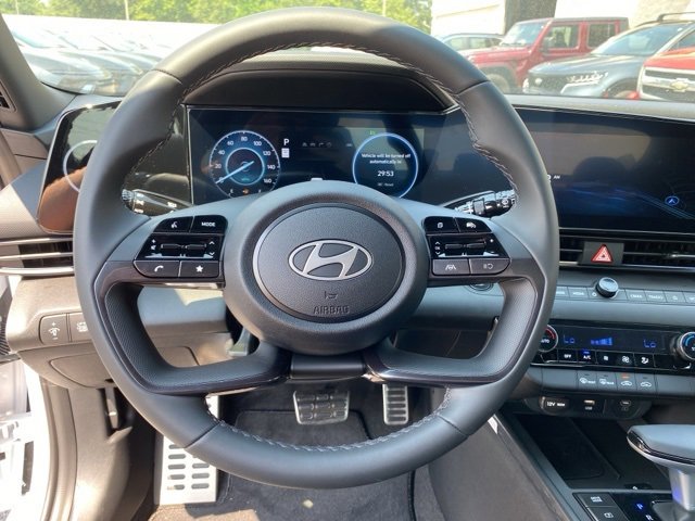 New 2025 Hyundai Elantra SEL image 14