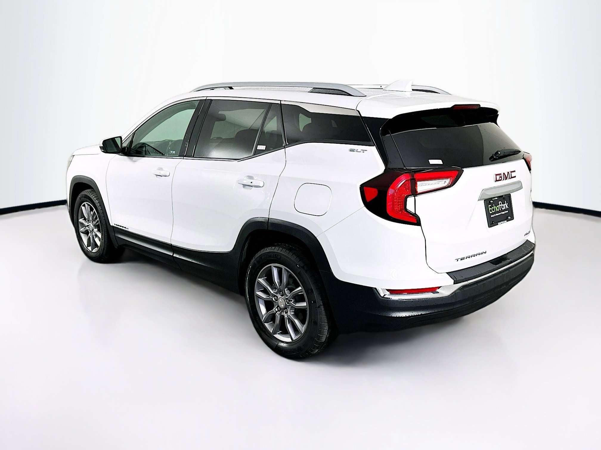 Used 2024 GMC Terrain SLT image 5