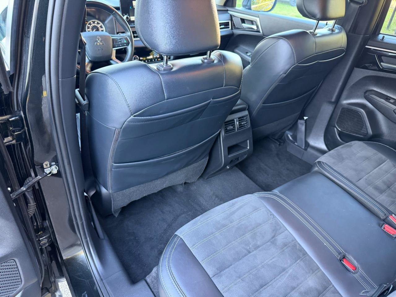 Used 2024 Mitsubishi Outlander SE FWD image 18