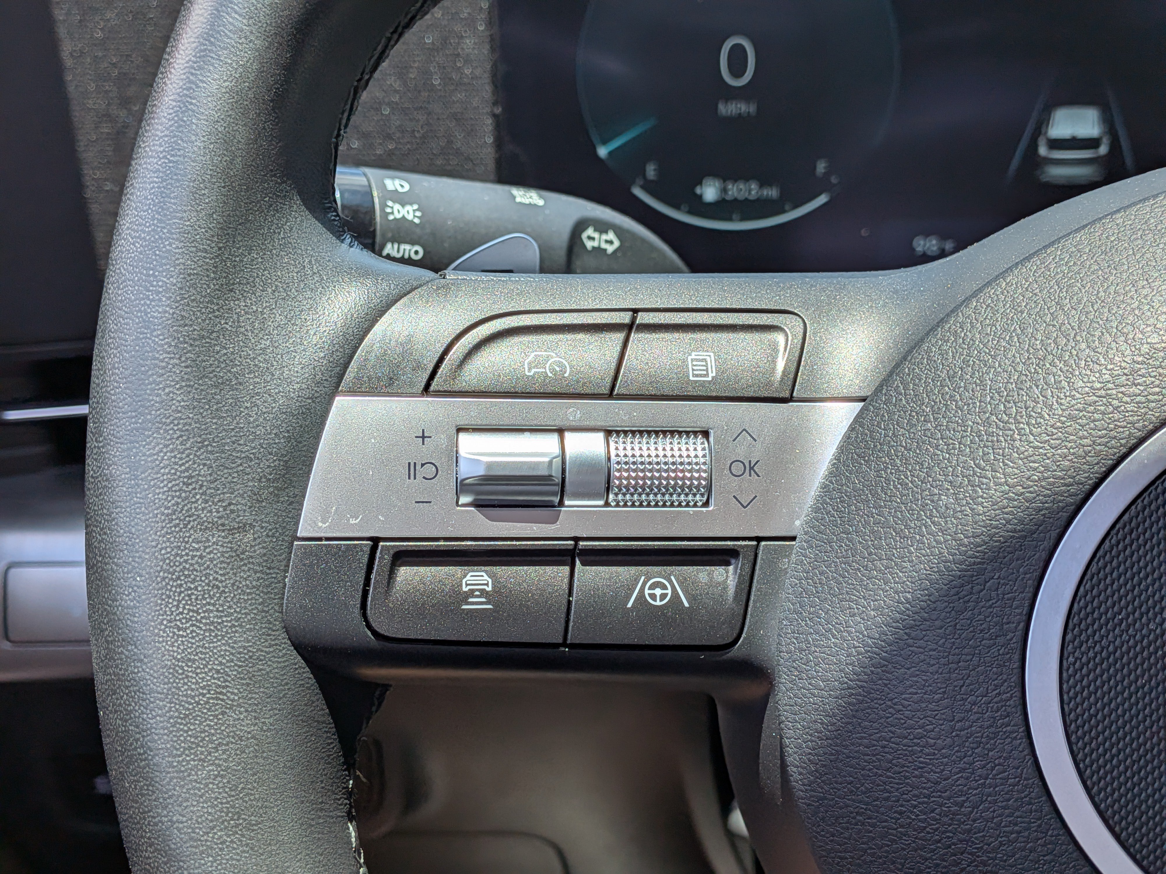 Used 2025 Hyundai Kona Limited FWD image 23