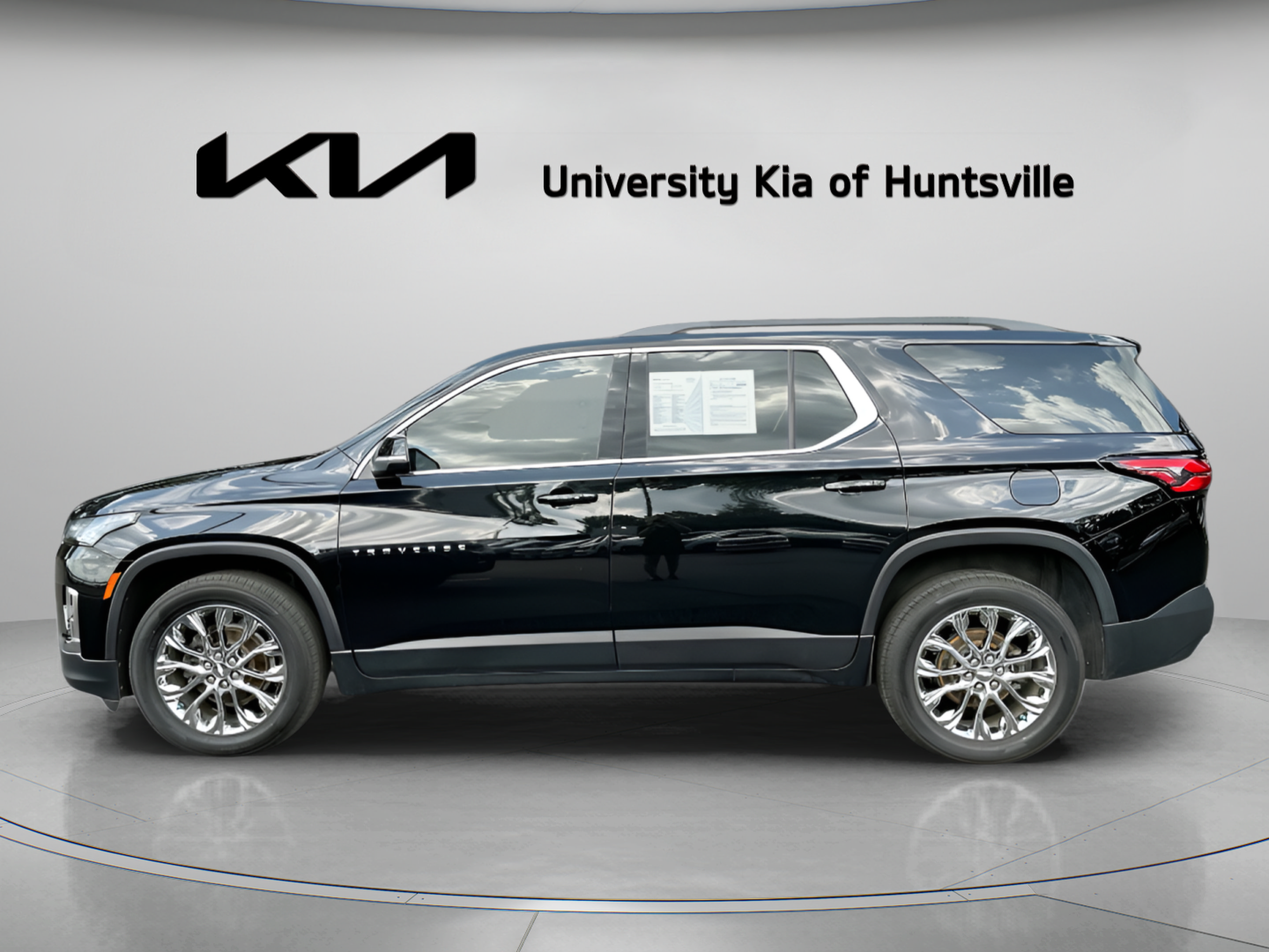 Used 2022 Chevrolet Traverse LT FWD image 5
