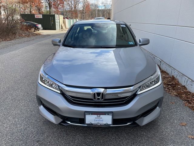 Used 2017 Honda Accord Touring image 3