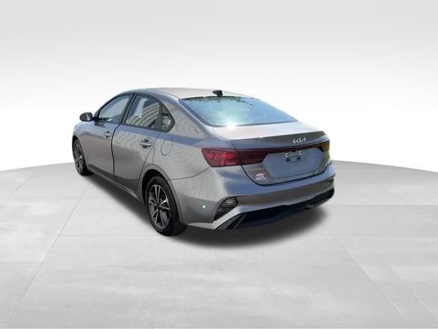 Used 2024 Kia Forte LXS FWD image 5