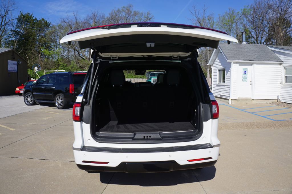 Used 2020 Lincoln Navigator Reserve w/ Luxury Package AWD/4WD image 4