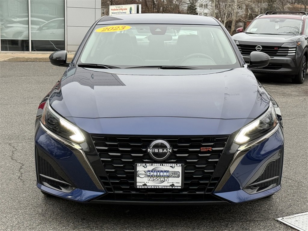 Used 2023 Nissan Altima 2.5 SR image 2