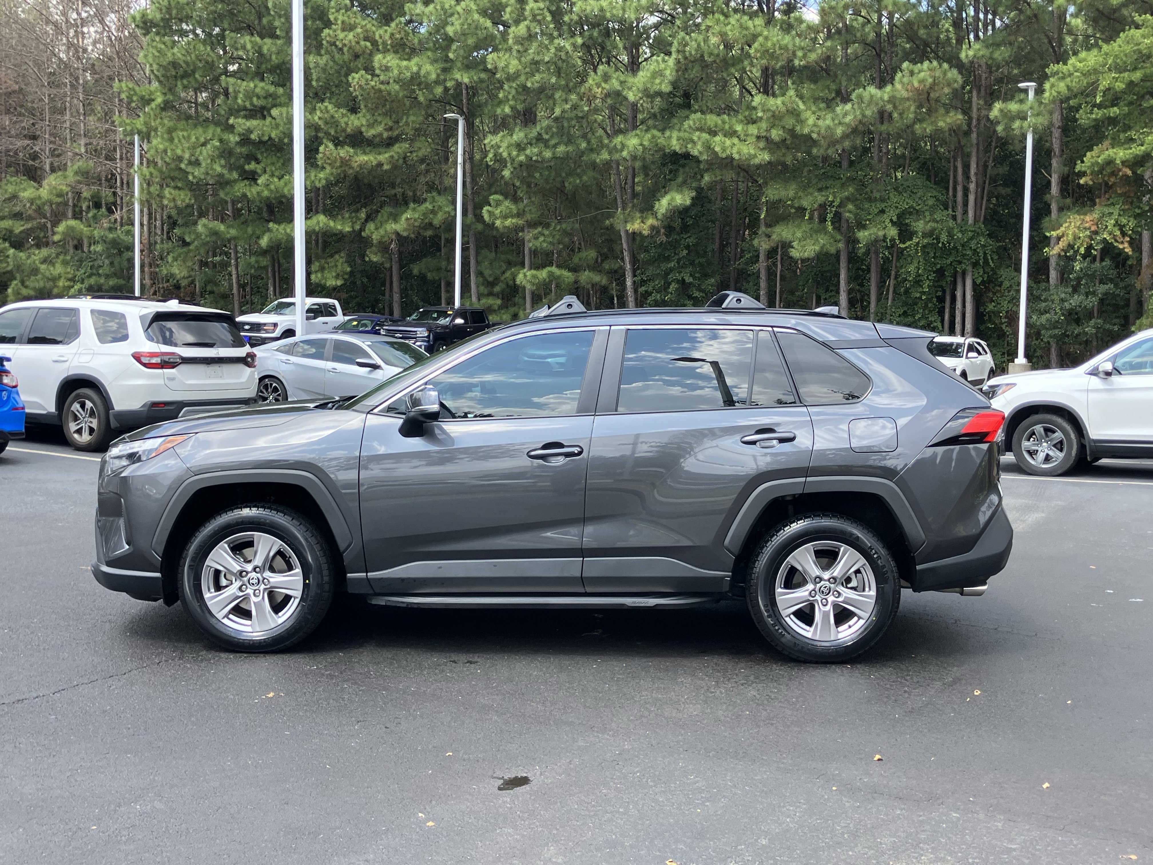 Used 2023 Toyota RAV4 XLE w/ Convenience Package FWD image 7