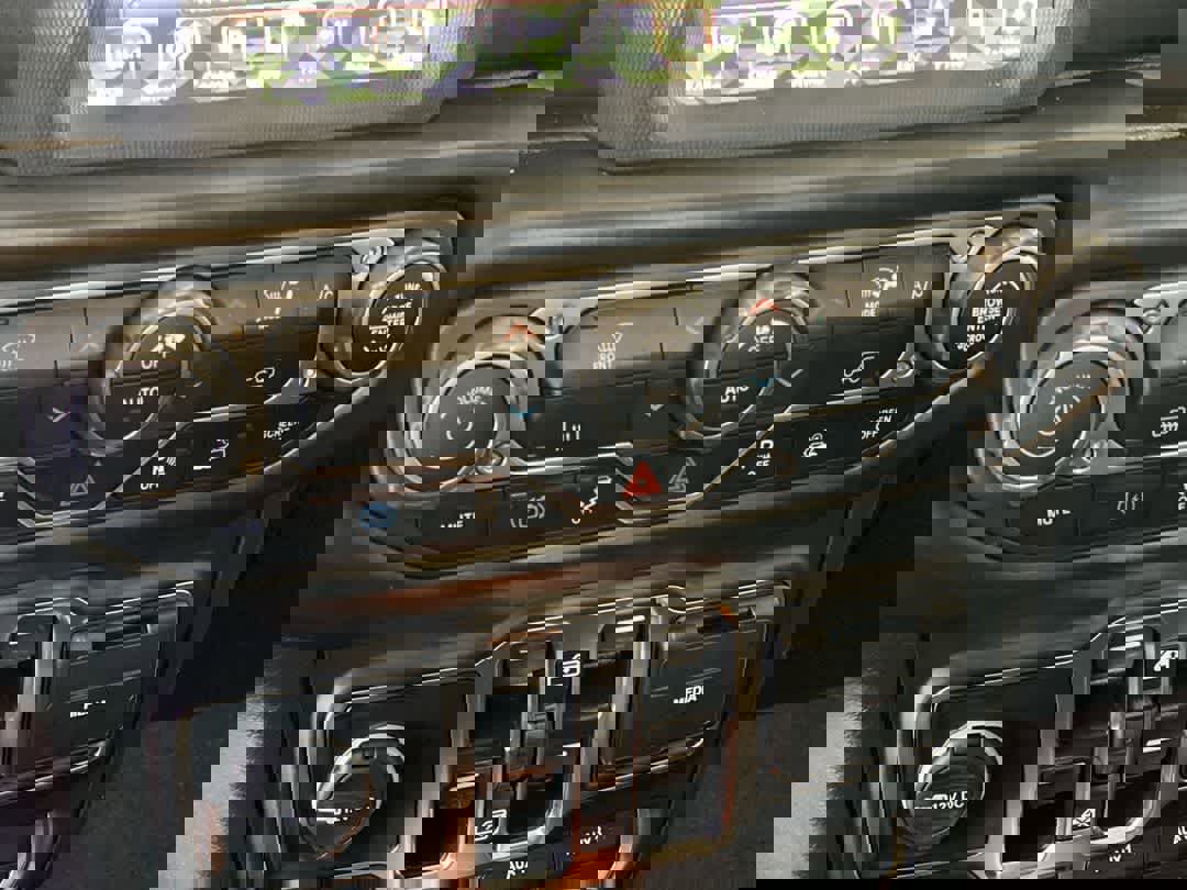 Used 2021 Jeep Wrangler Sahara w/ Safety Group image 21