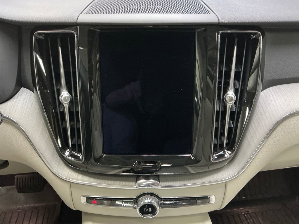 Used 2023 Volvo XC60 B5 Plus w/ Climate Package image 19