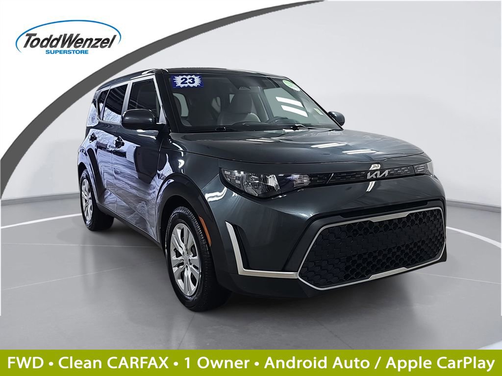 Used 2023 Kia Soul LX image 1