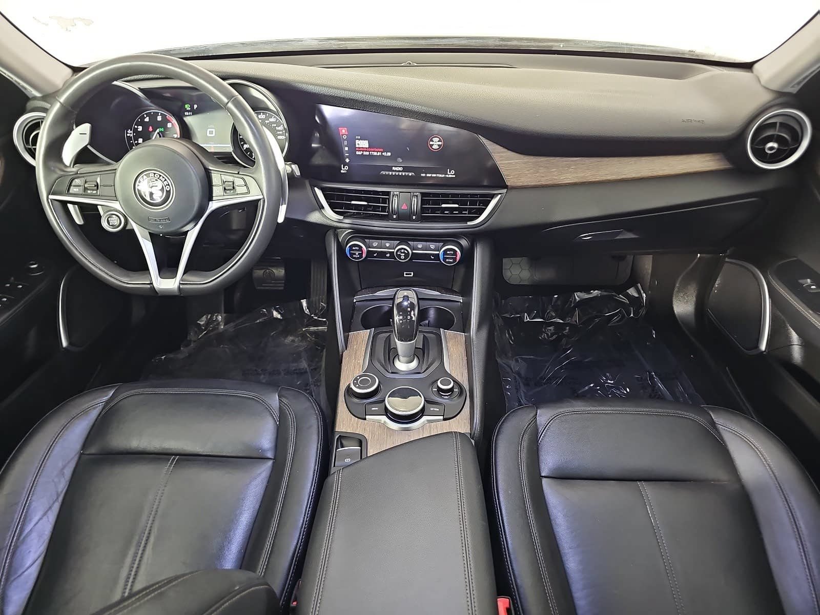 Used 2017 Alfa Romeo Giulia Ti w/ TI Performance Package AWD/4WD image 11