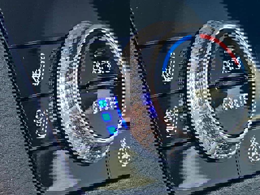 New 2025 Mitsubishi Outlander SEL image 8