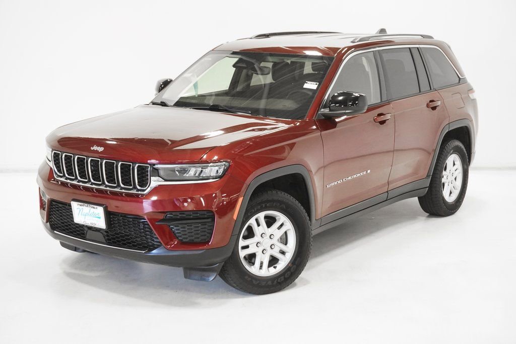 Certified 2024 Jeep Grand Cherokee Laredo image 2