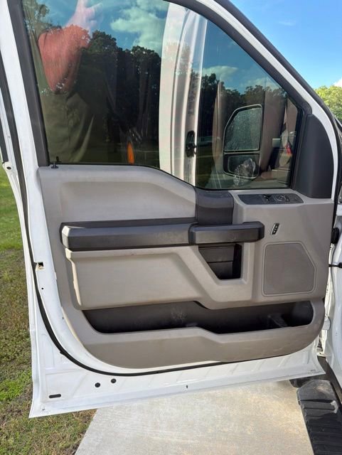 Used 2019 Ford F550 4x4 Regular Cab Super Duty image 9