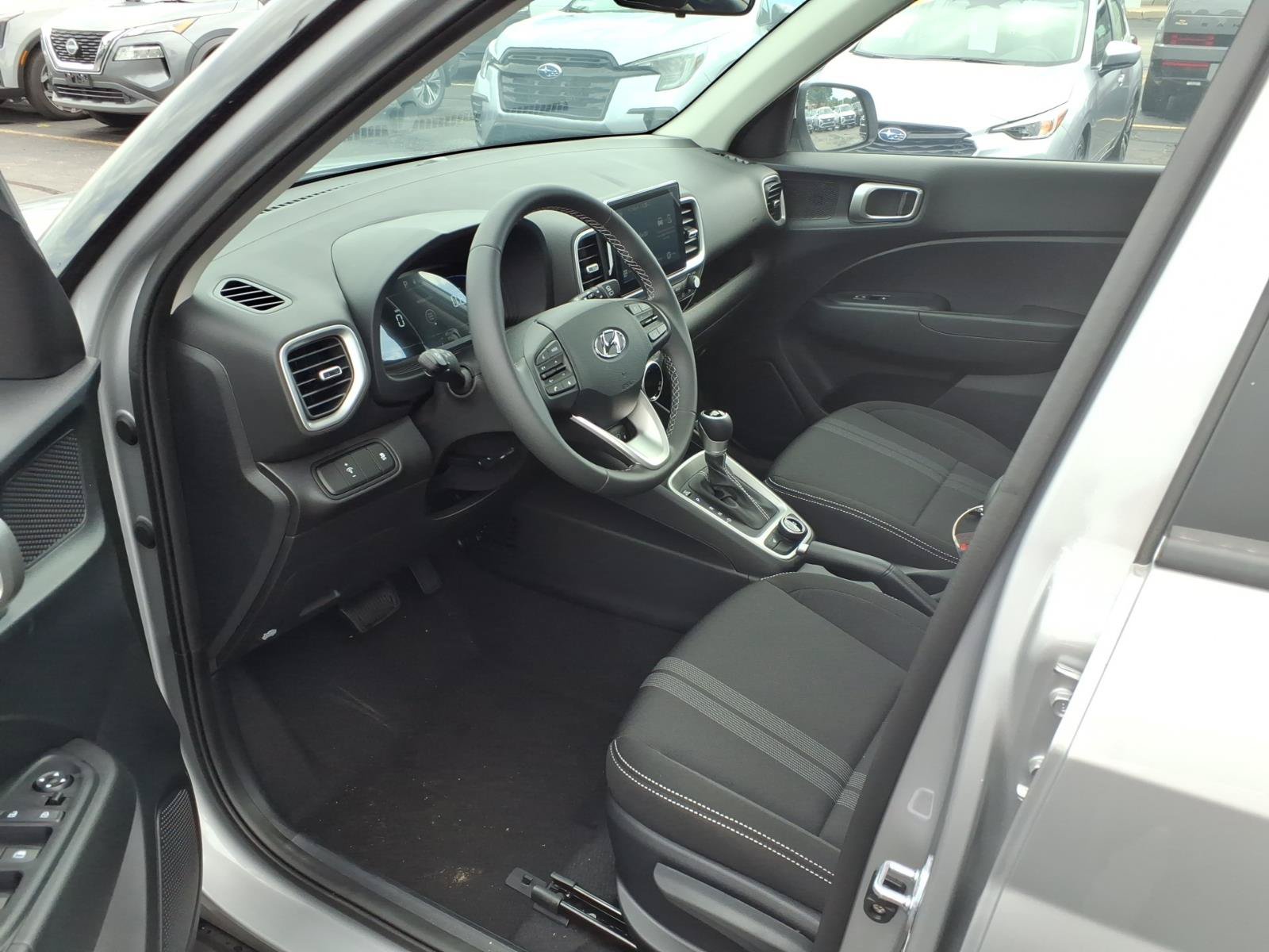 New 2026 Hyundai Venue SEL FWD image 4