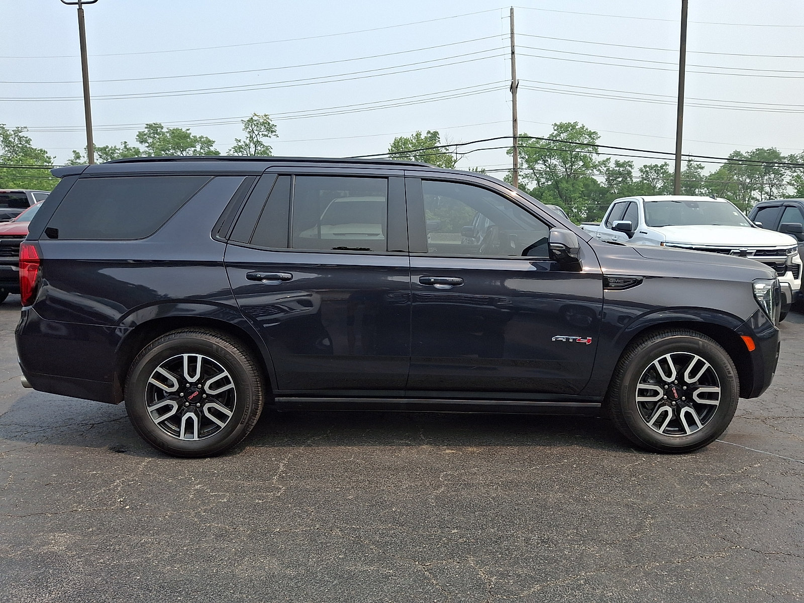 Used 2023 GMC Yukon AT4 w/ AT4 Premium Plus Package AWD/4WD image 7