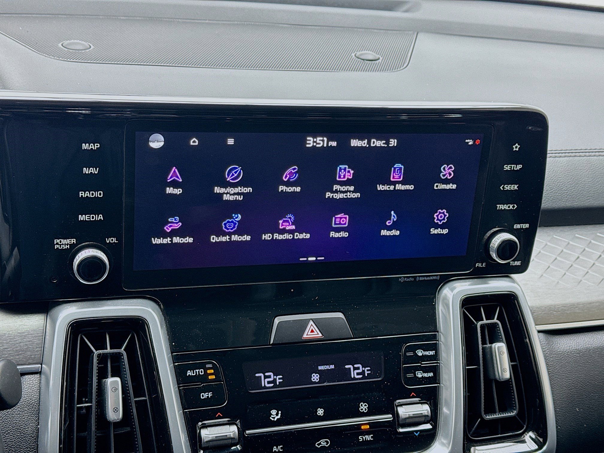 Used 2023 Kia Sorento SX image 11