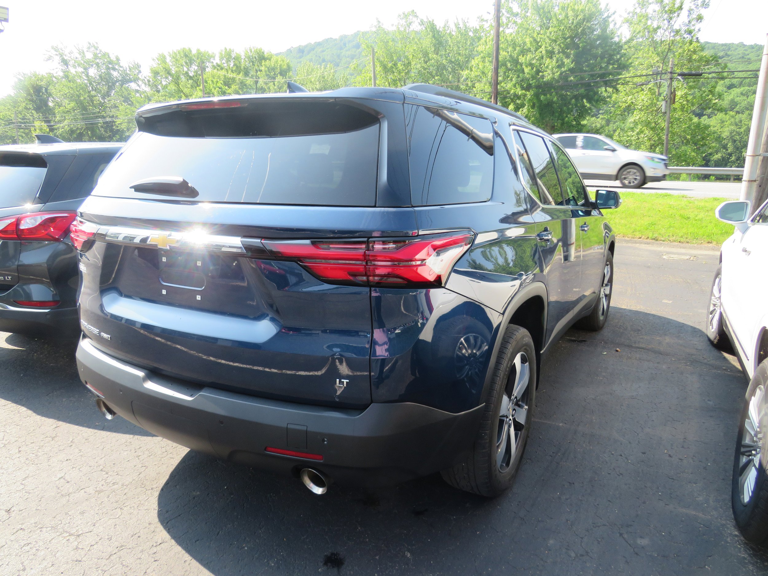 Used 2022 Chevrolet Traverse LT w/ LT Premium Package image 6