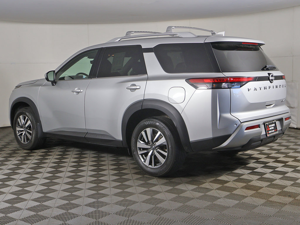 Used 2023 Nissan Pathfinder SL AWD/4WD image 11
