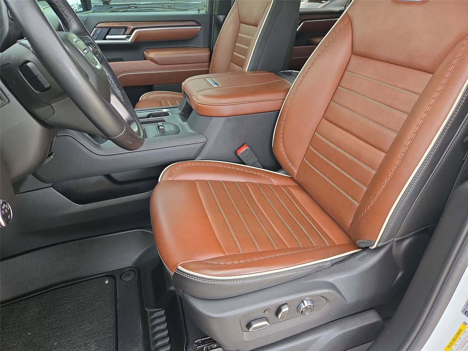 Used 2025 GMC Sierra 2500 Denali Ultimate AWD/4WD image 11