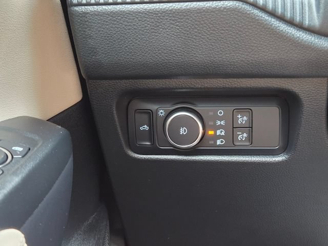 Used 2025 Ford Ranger Lariat w/ Chrome Accent Package AWD/4WD image 34