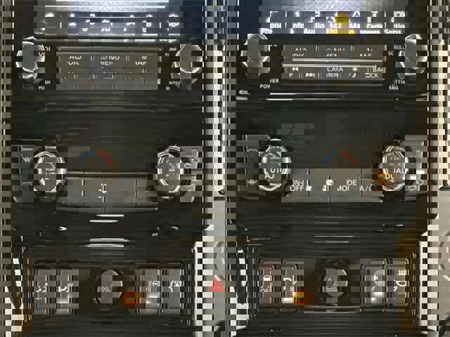 Used 2021 Nissan Titan PRO-4X w/ Pro-4x Convenience Package image 16