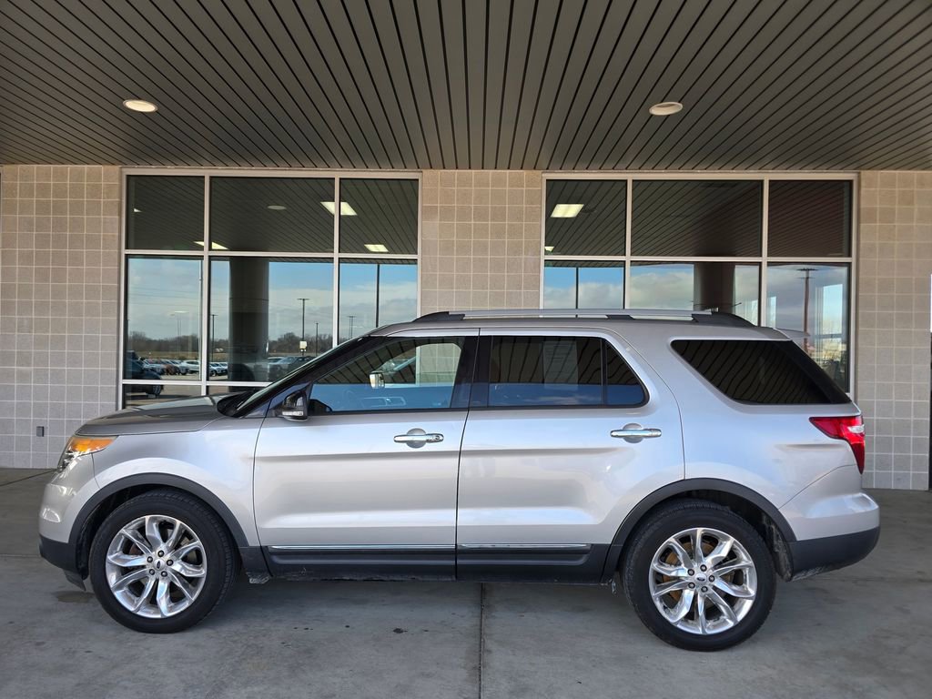 Used 2014 Ford Explorer XLT w/ Equipment Group 202A image 4