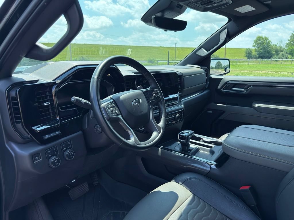 Used 2024 Chevrolet Silverado 1500 ZR2 w/ Technology Package AWD/4WD image 30