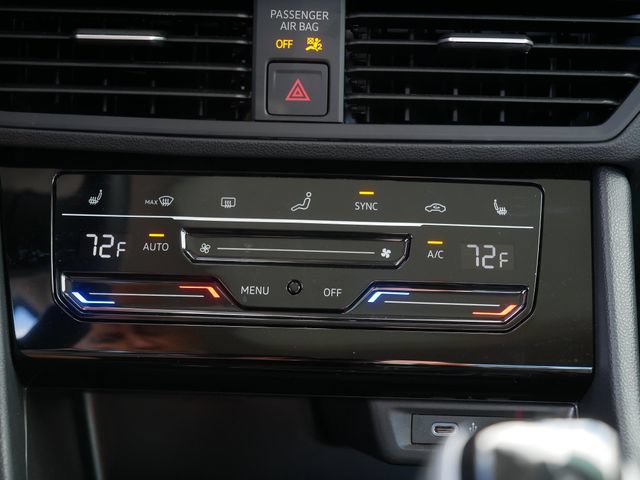 Certified 2025 Volkswagen Jetta SE FWD image 32