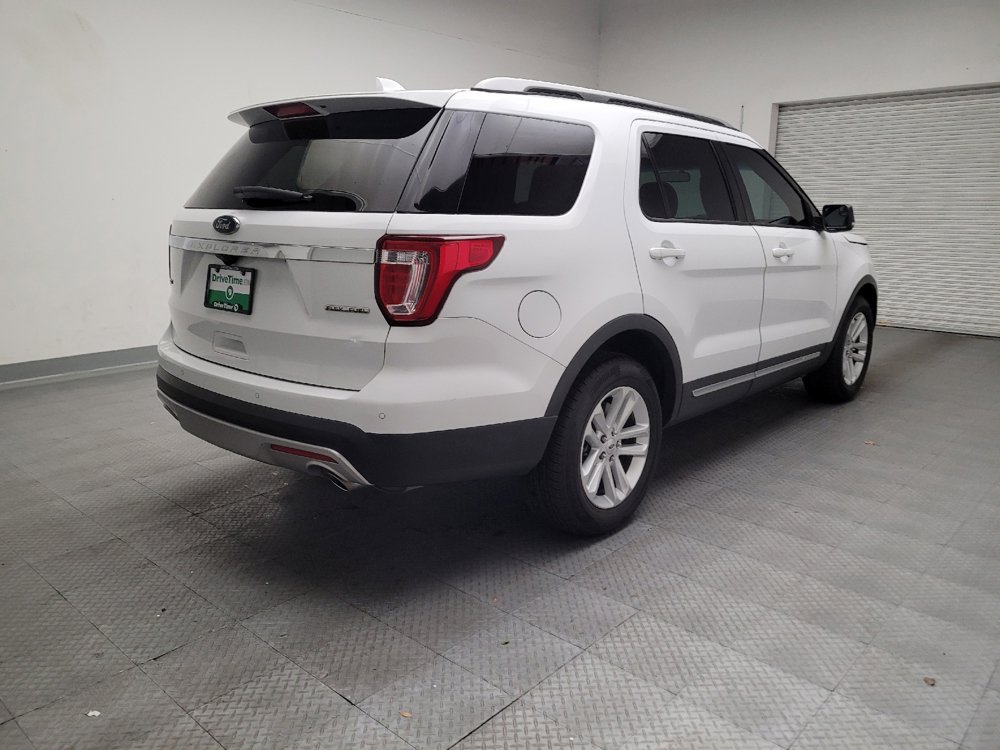 Used 2016 Ford Explorer XLT image 9