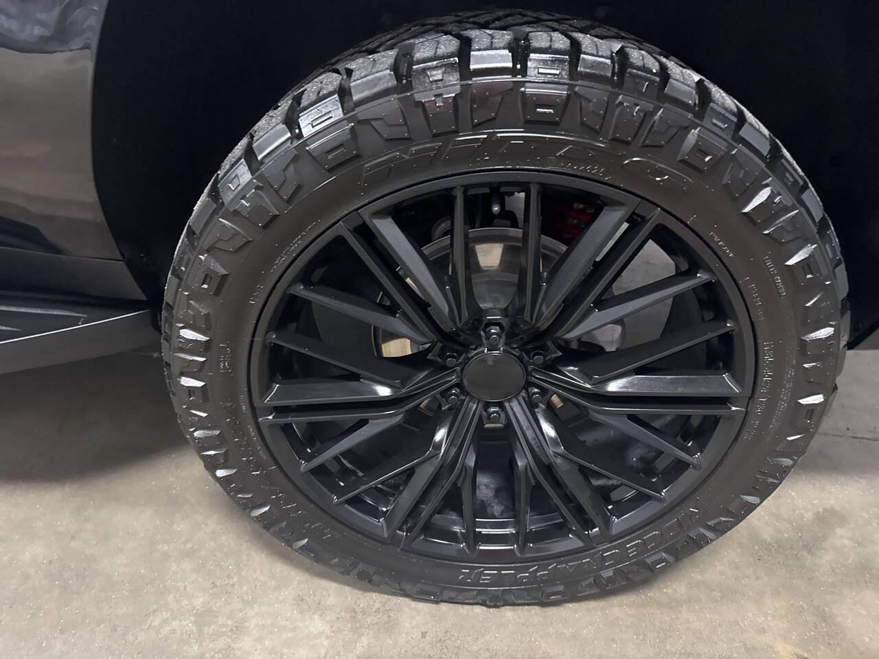Used 2023 Cadillac Escalade ESV Premium Luxury w/ LPO, Floor Liner Package AWD/4WD image 8