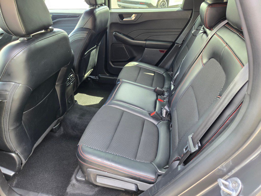 Used 2025 Ford Escape ST-Line AWD/4WD image 17