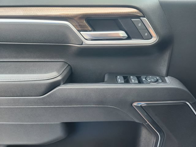 Used 2025 Chevrolet Silverado 1500 LT RWD image 24