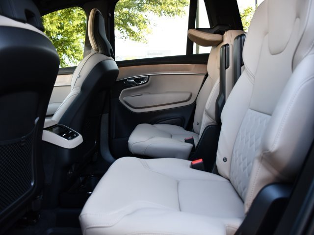 New 2026 Volvo XC90 B5 Plus image 18