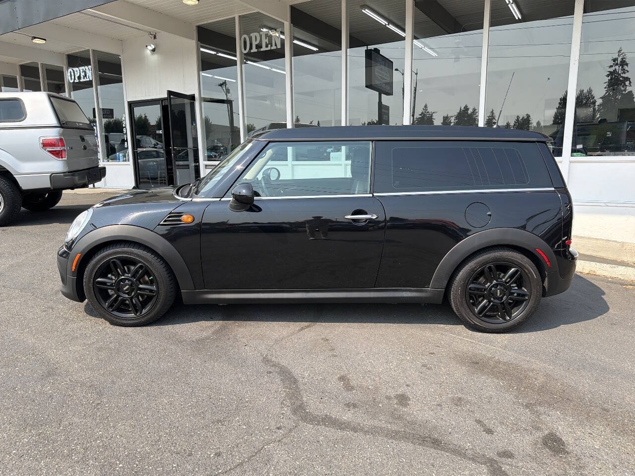 Used 2013 MINI Cooper Clubman FWD image 3