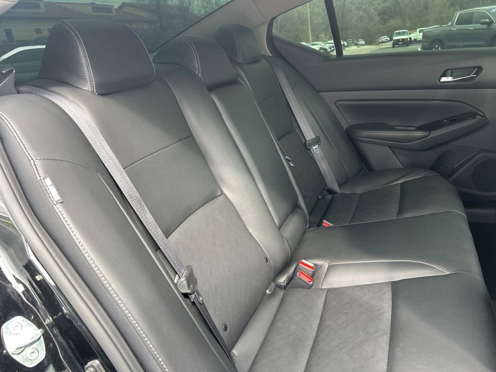 Used 2024 Nissan Altima 2.5 SL FWD image 41