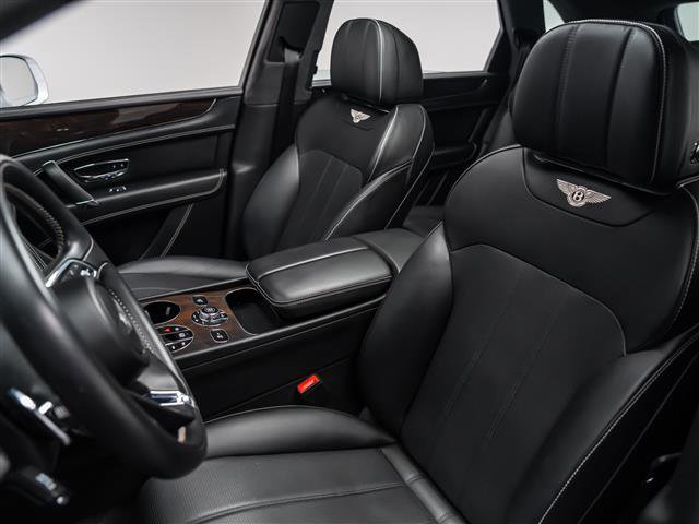 Used 2019 Bentley Bentayga V8 image 17