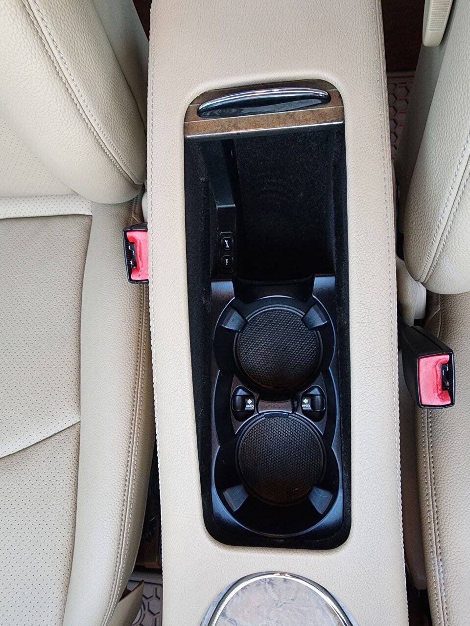 Used 2009 Mercedes-Benz E 350 Sedan image 26